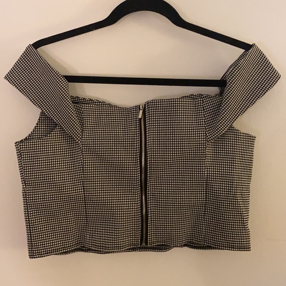Gingham Top - Picture 2 of 3